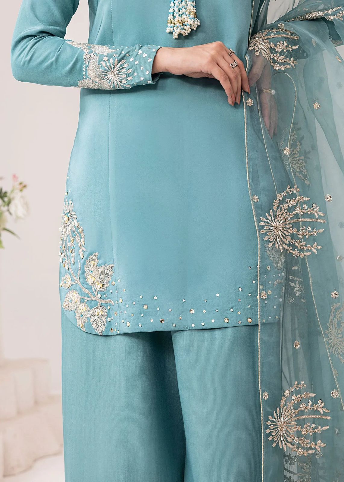 Ladies Neatural Crepe Farshi Salwar Kameez Dupatta