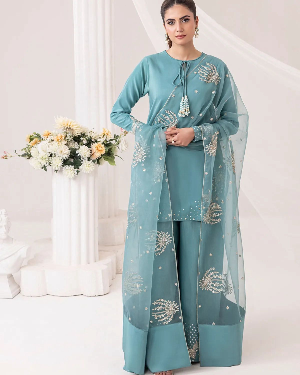 Ladies Neatural Crepe Farshi Salwar Kameez Dupatta