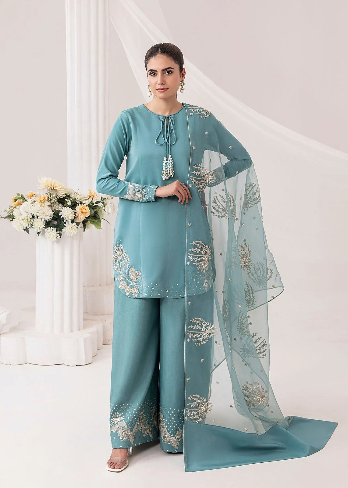 Ladies Neatural Crepe Farshi Salwar Kameez Dupatta