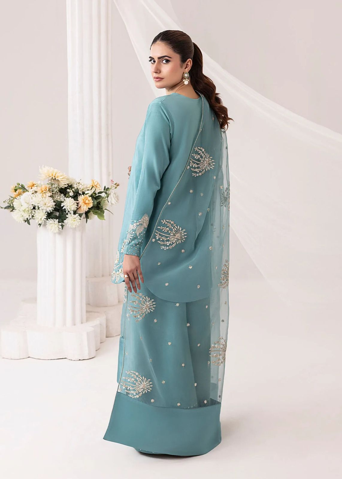Ladies Neatural Crepe Farshi Salwar Kameez Dupatta